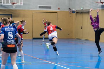 Bild 186 - wAJ HC Quickborn - HSG Kiel/Kronshagen : Ergebnis: 20:17